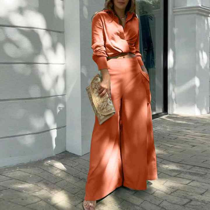Modern women's suit
