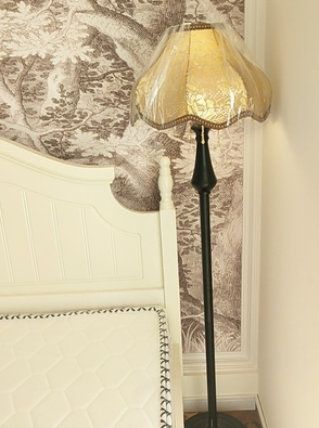Luxury smart floor lamp for living room. 