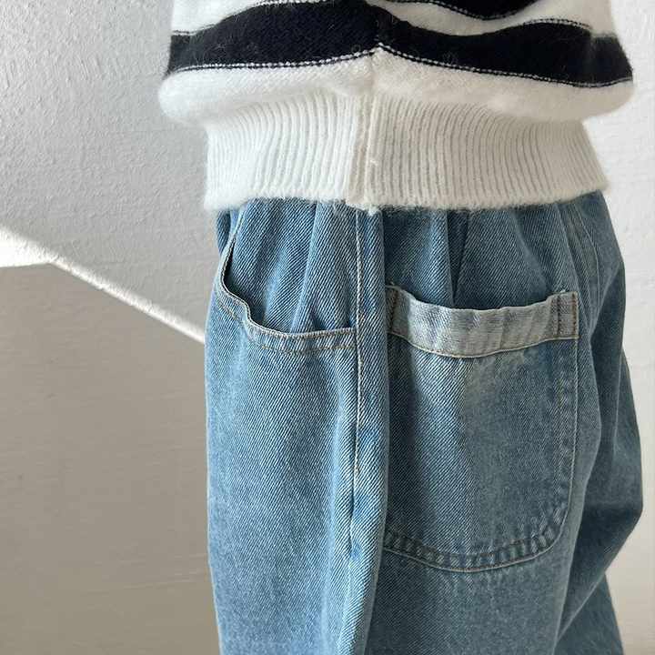 ملابس أطفال جينز ناعم ربيع . Children's clothing soft jeans