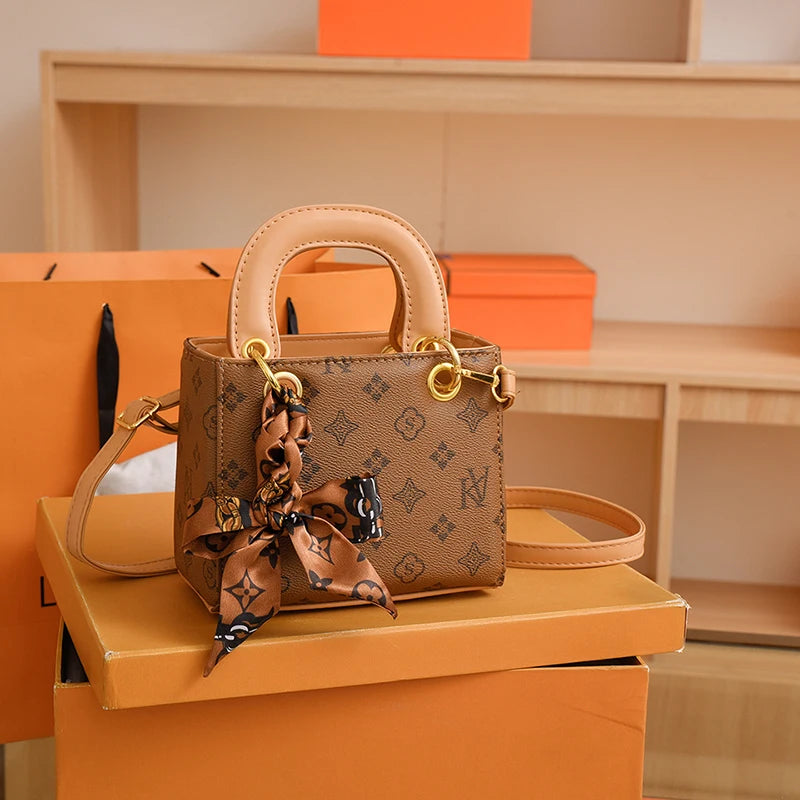 Single handbags decorated with printed silk scarves