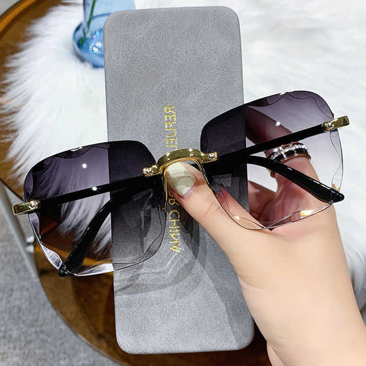 Fashionable and luxurious women's sunglasses 