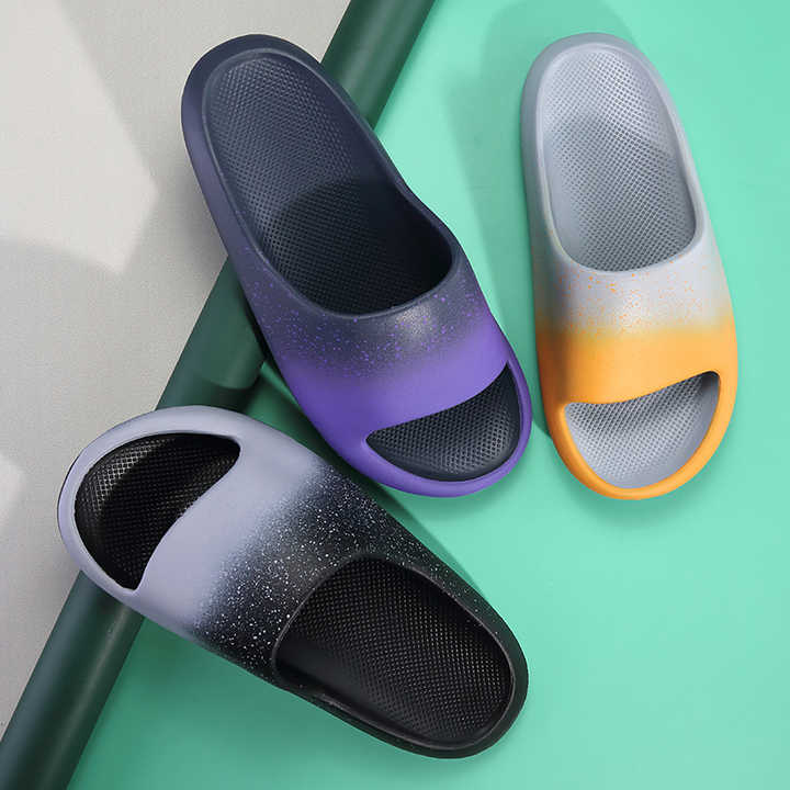 Comfortable men's slippers 