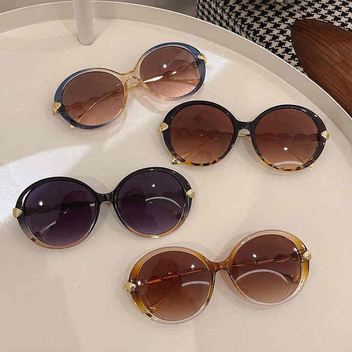 Fashionable ladies sunglasses 