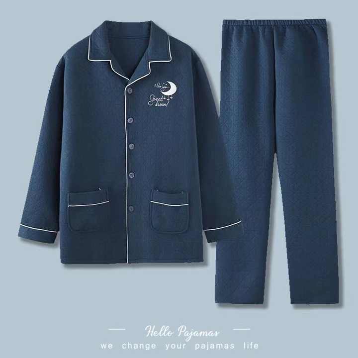Men's 2-piece long-sleeved pajama set. 
