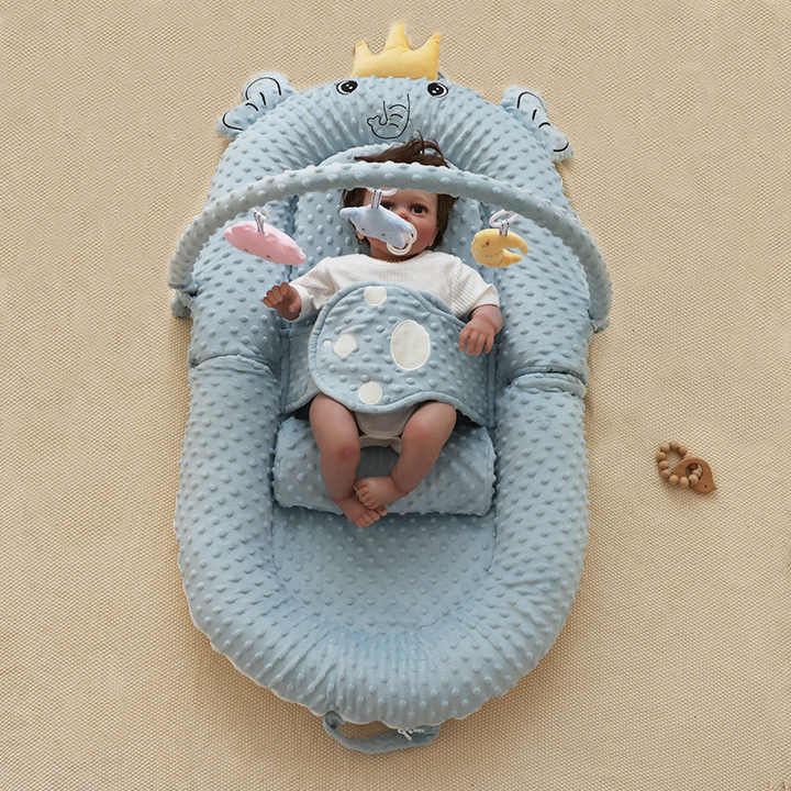 Best Selling Baby Carrier Nest Newborn Silk Filling Cotton Washable Baby Chairs with Toy Rack 