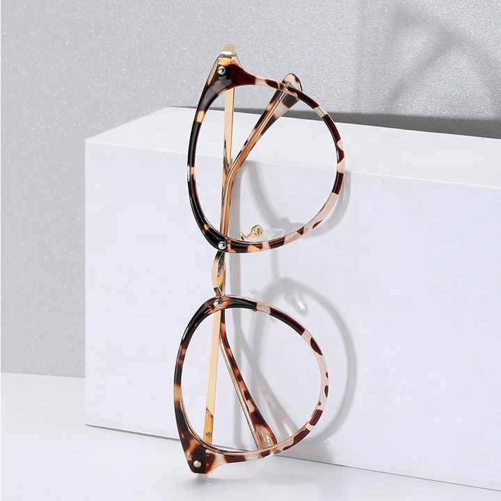 نظارات طبيه نسائيه