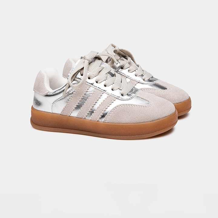 Spring and autumn sports training shoes for girls. 