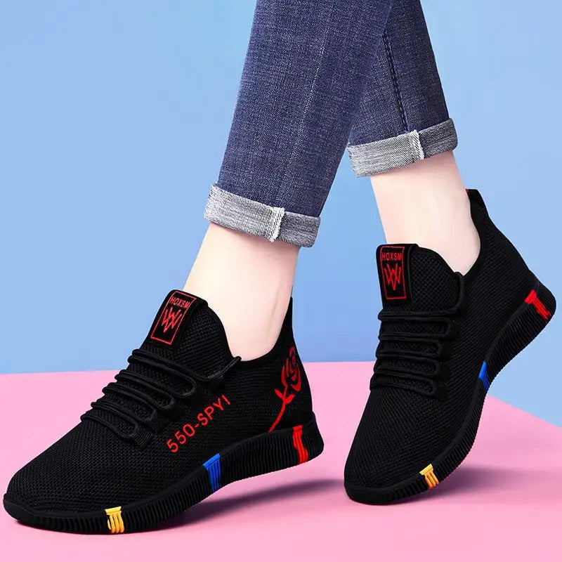 Women's sports shoes