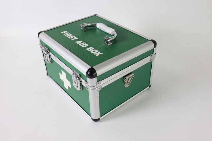 First aid kits 