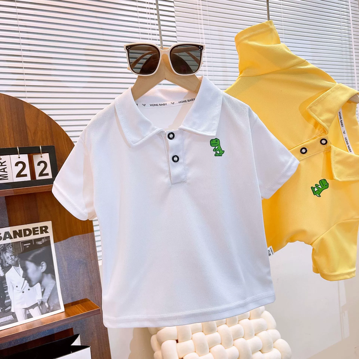 قميص أطفال صيفي جديد بأكمام قصيرة . New Summer Children's Short