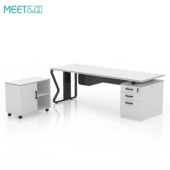 wooden desk 