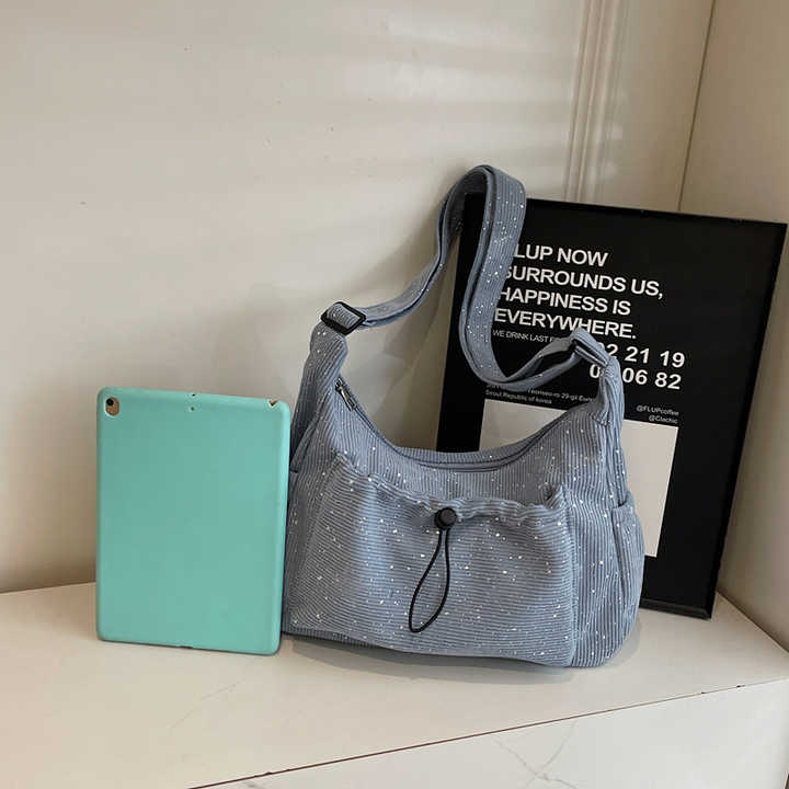 Large capacity women's bag 