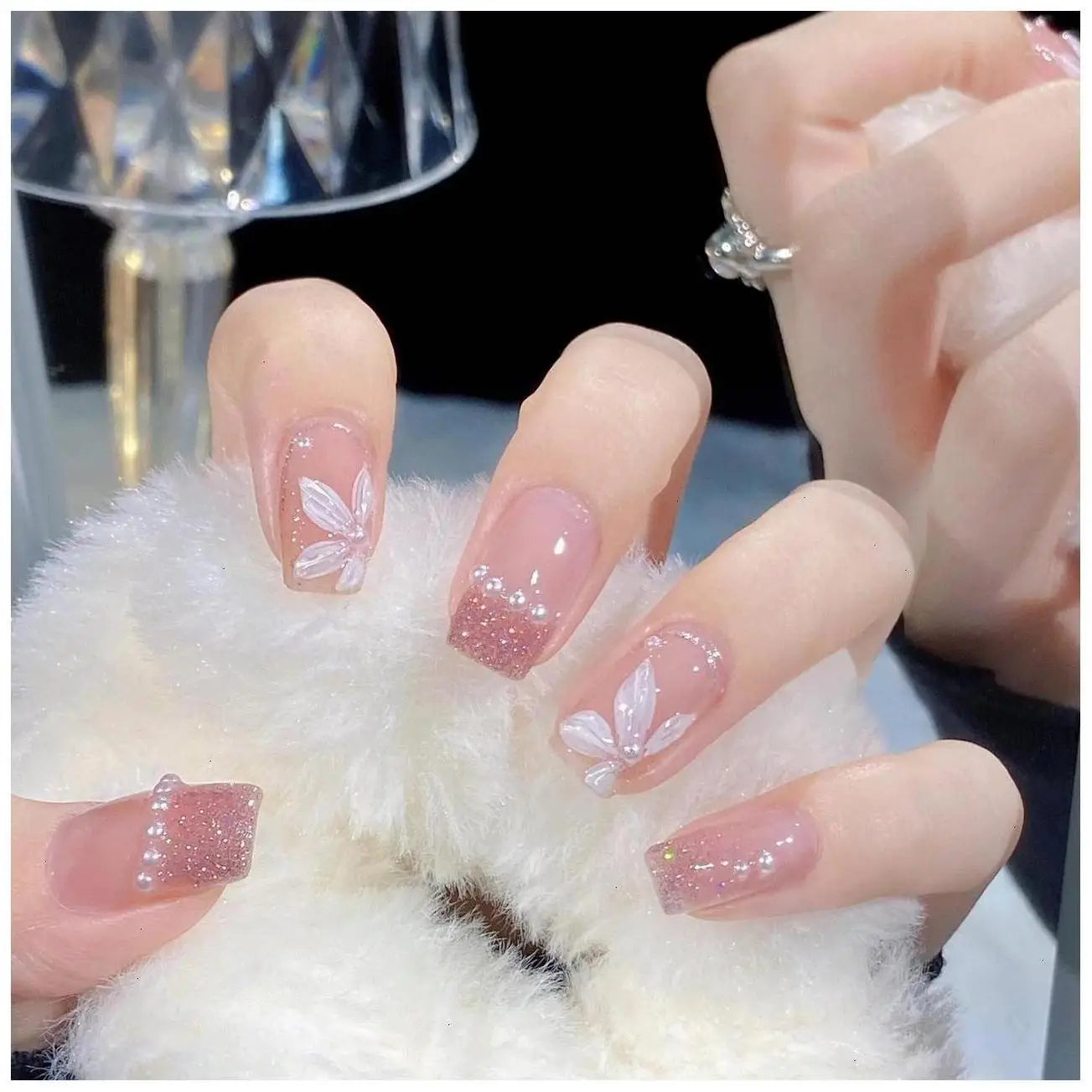 nails - fingernails 