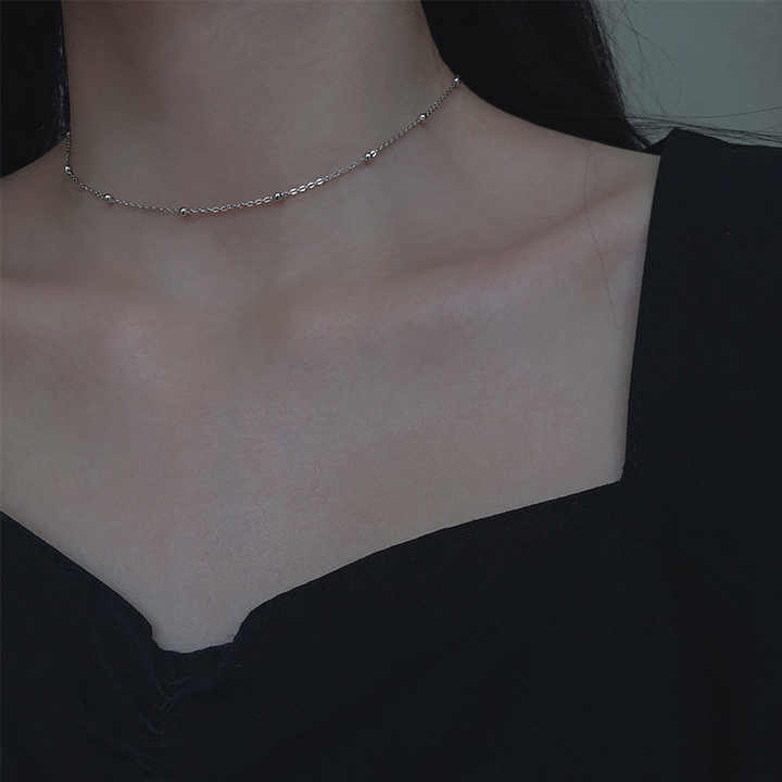 elegant gold necklace 