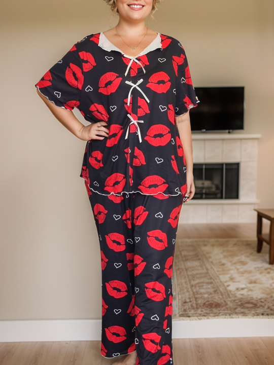 Women's Black Knitted Pajama Set with Lip Print Soft. 