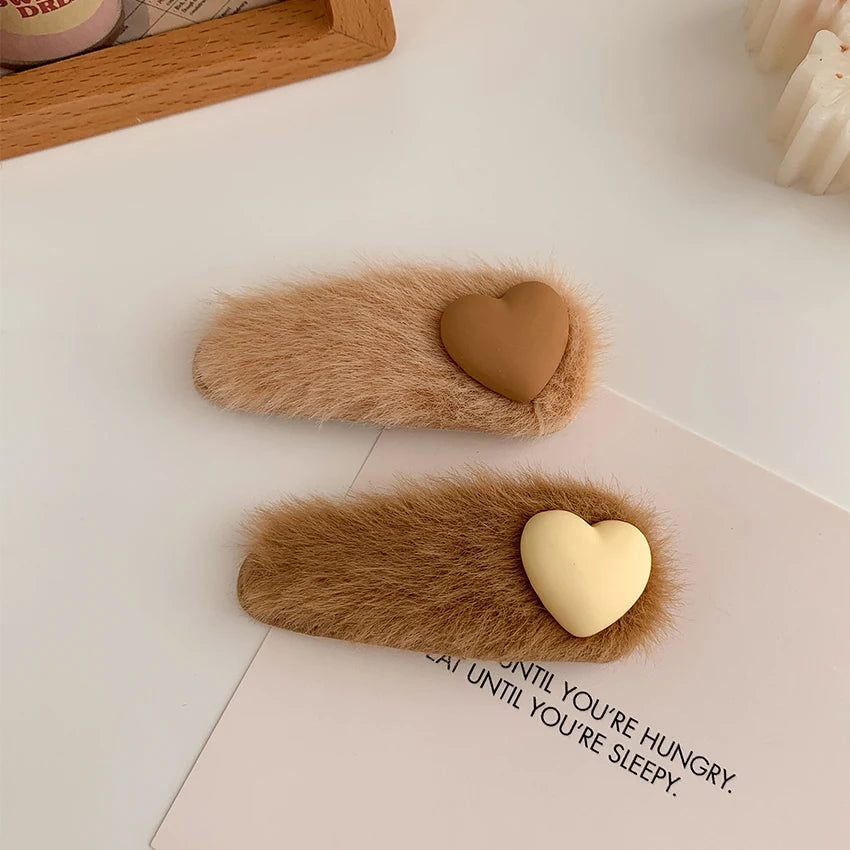 Set of children's hair clips 