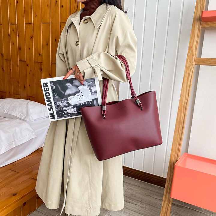 Women's handbag 