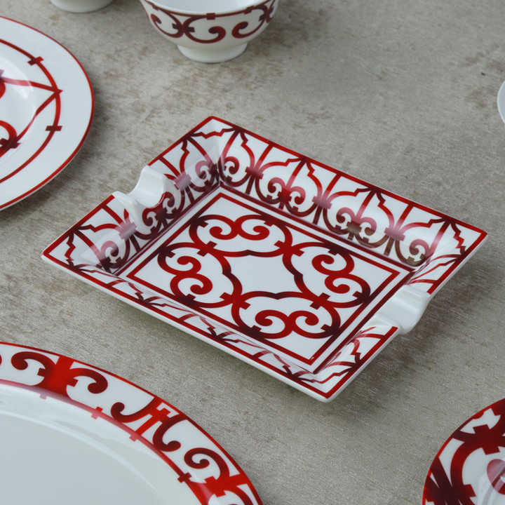 طقم عتيق من 6 أشخاص بتصميم أحمر Piece Red Design Flatware Set with Custom Logo