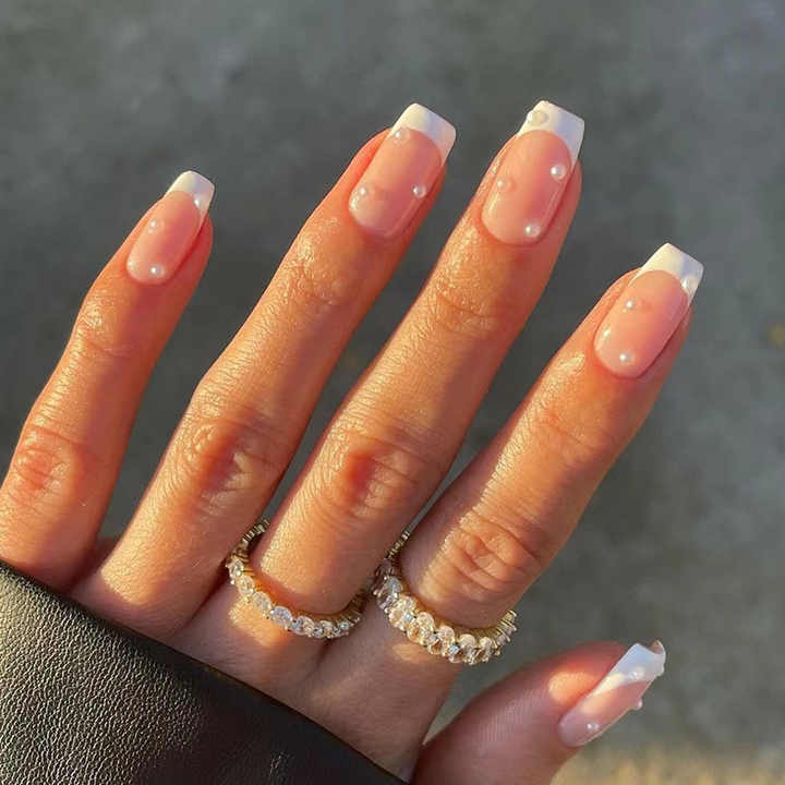 French style White-French nails 