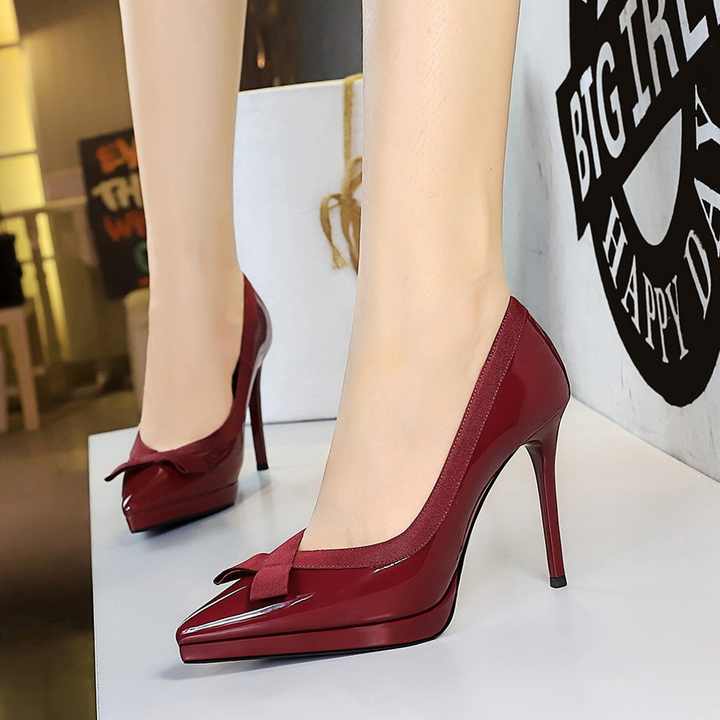 كعب نسائي عالي الجوده