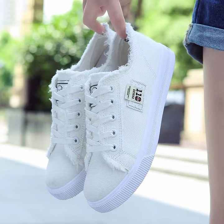 Women's flat sneakers 