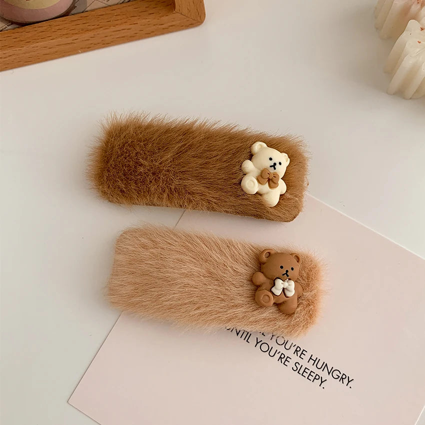 Set of children's hair clips 