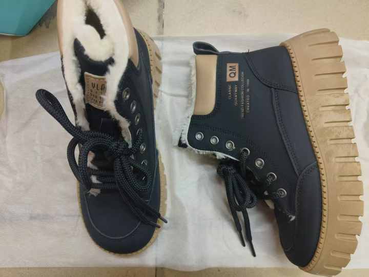 Women's sneakers 