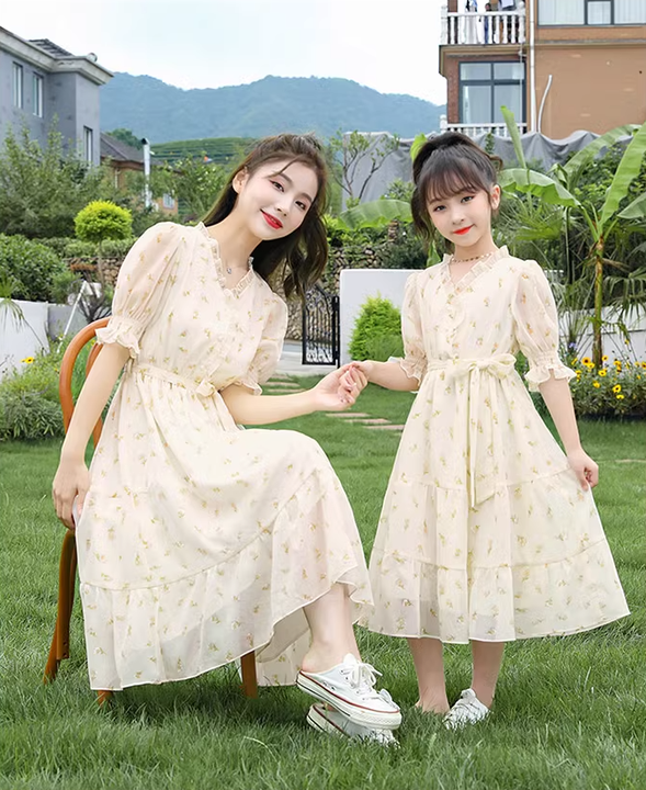 فساتين البنوتات - الأم والبنت