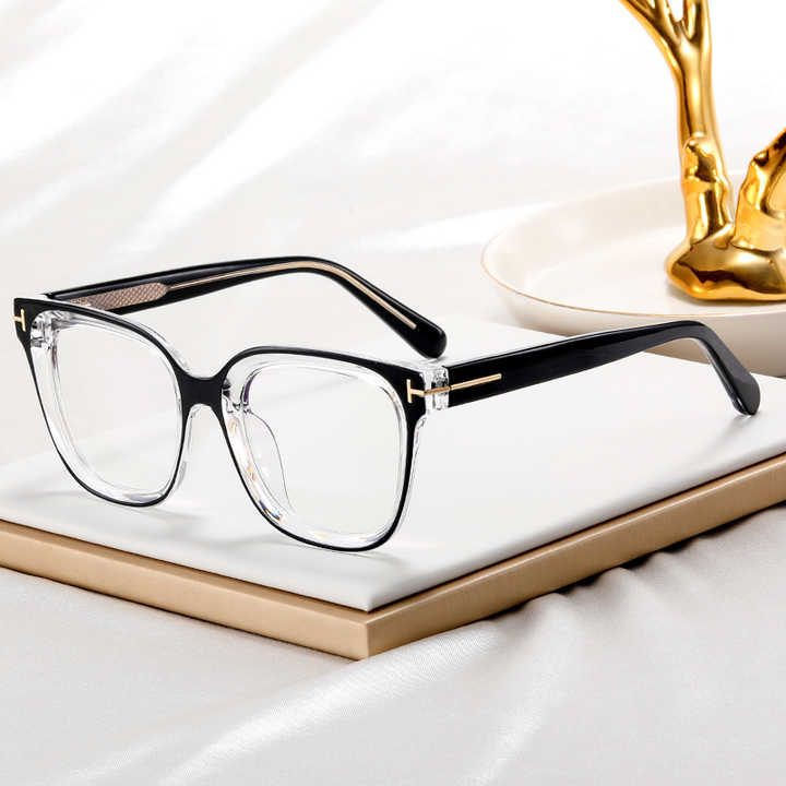 Clear Frame Fashionable Reading Glasses