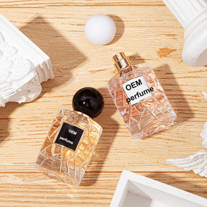 Long-lasting oud perfume 