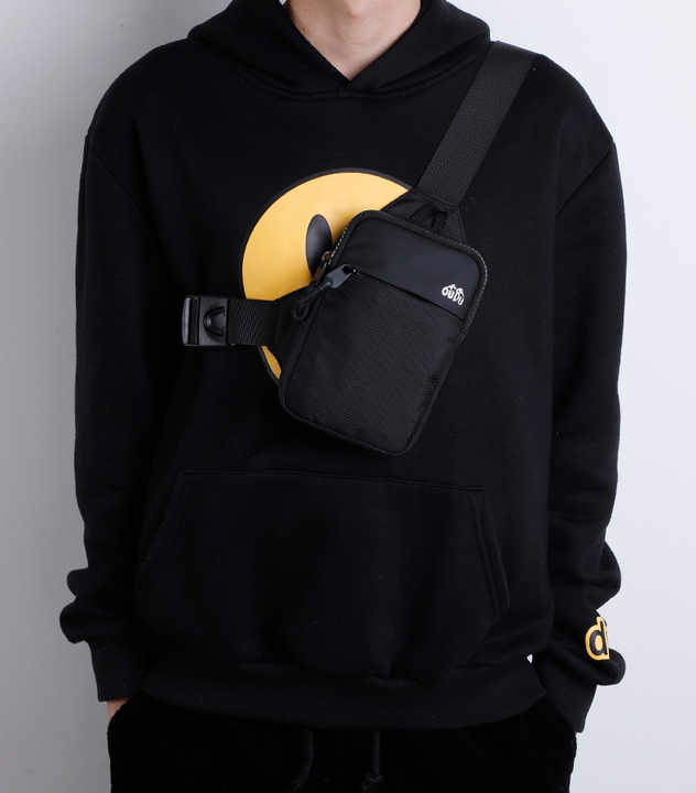 single shoulder bag