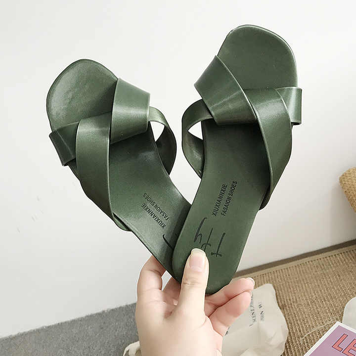 Elegant women's sandal 