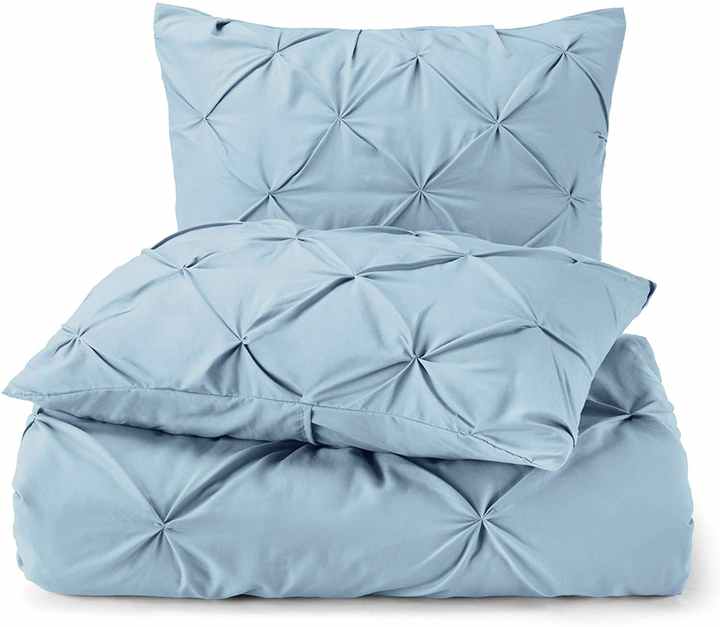 Aoyatex 3 Pieces Pleated Quilted Duvet Cover Set. 