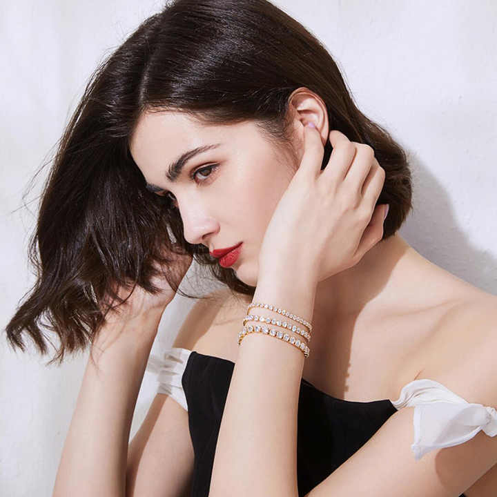 Women's copper alloy bracelet