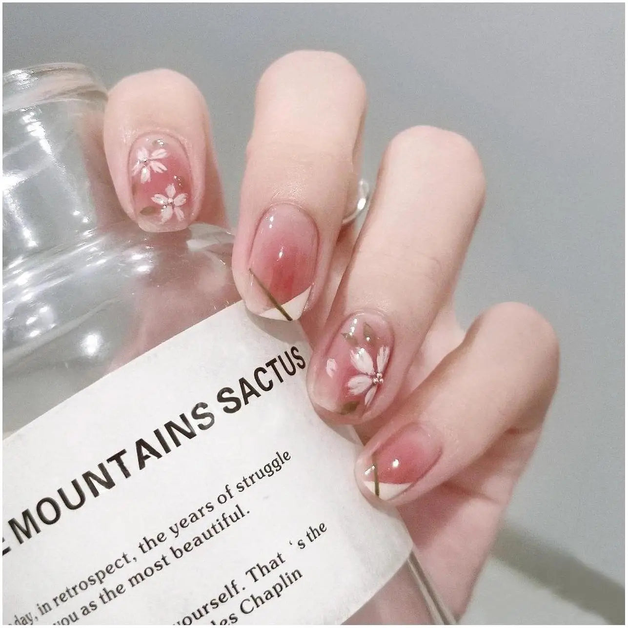 nails - fingernails 