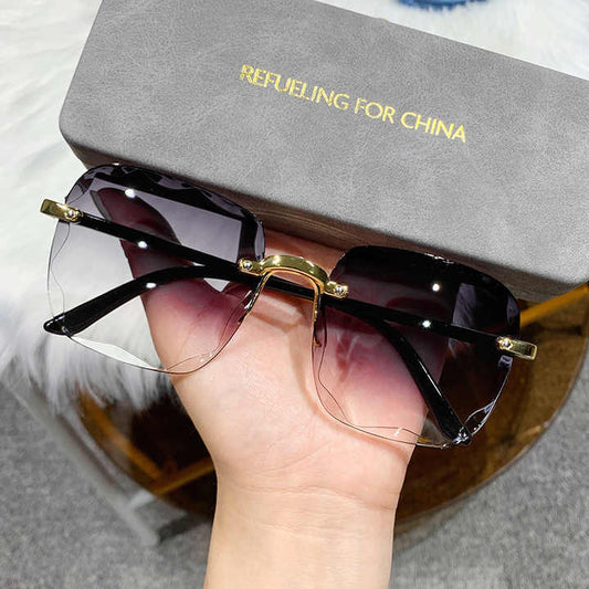 نظارات شمسية مربعة عصرية - Fashionable square sunglasses