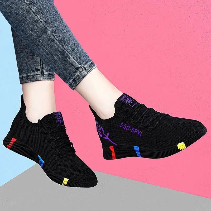 Women's sports shoes