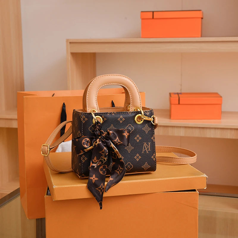 Single handbags decorated with printed silk scarves