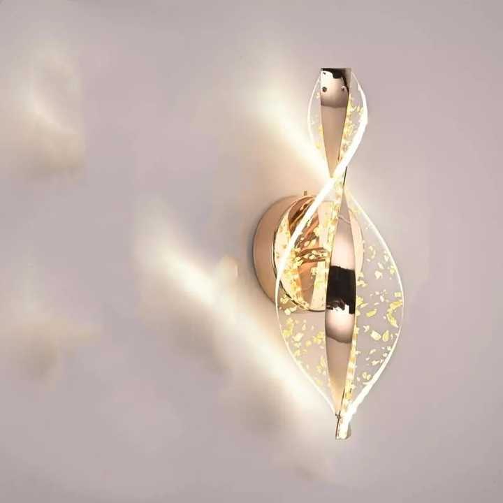 Simple modern wall lamp 