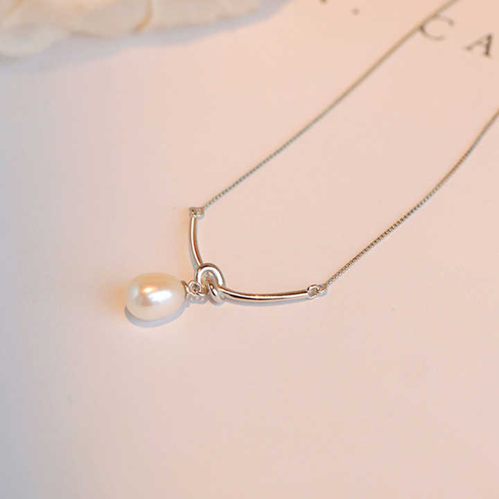 Vanya Necklace 