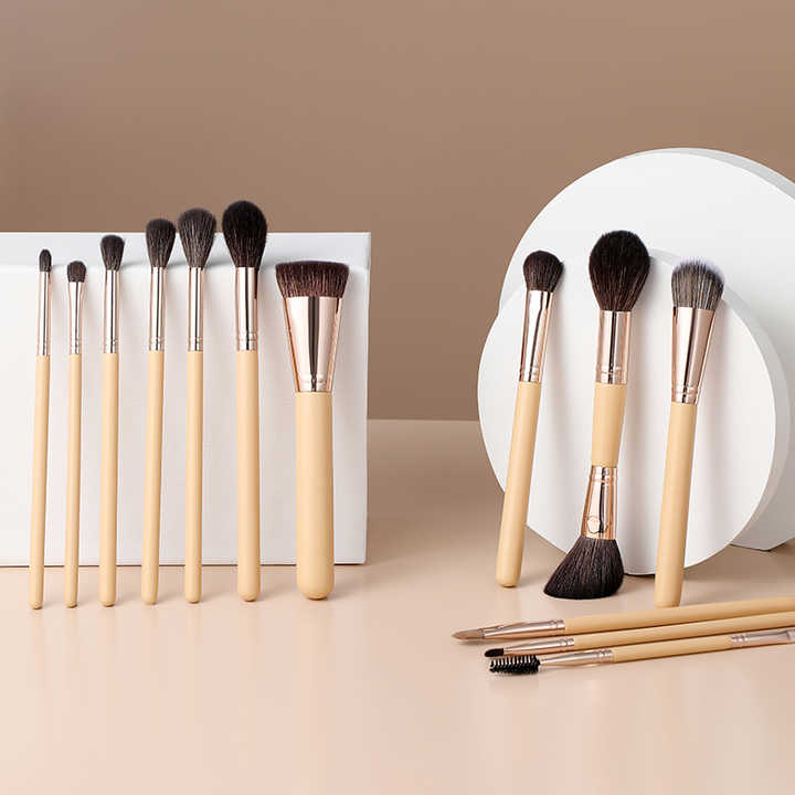 مجموعة فرش مكياج   13 قطعة بلون الكراميل