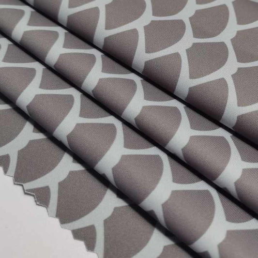 Interlocking geometric sports fabric 