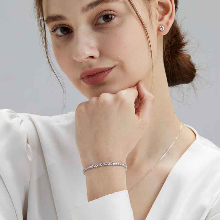 silver wrist chain 