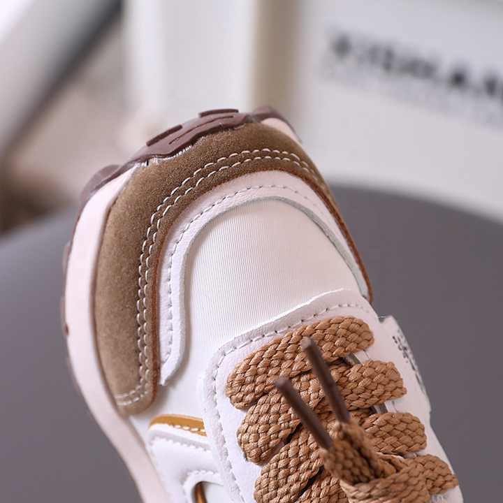 أحذية أطفال صغيرة موديلات . Little kids shoes spring and