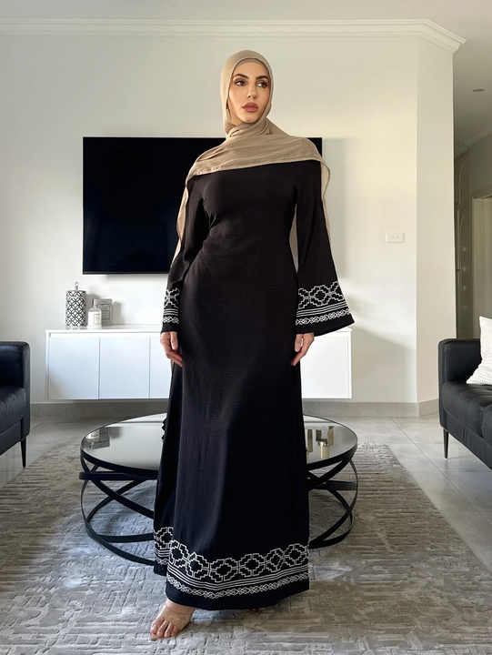 Elegant Middle Eastern Abaya 