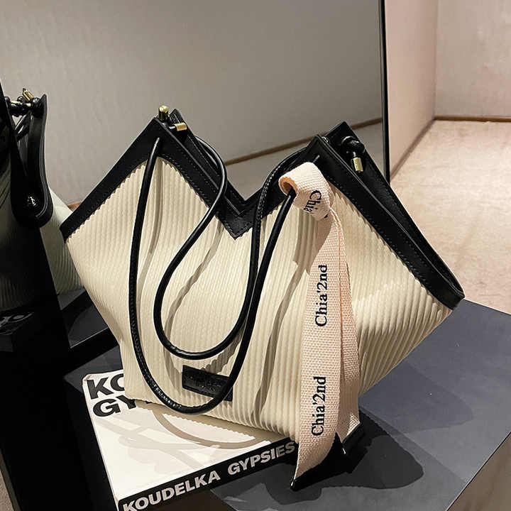 New and modern women's bag