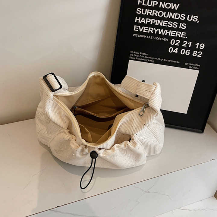Large capacity women's bag 