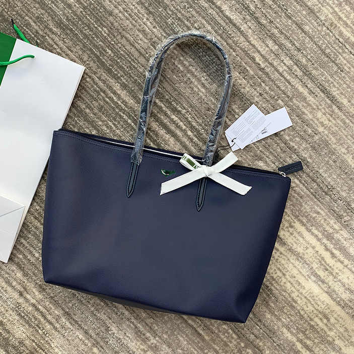 حقائب يد تسوق نسائية كبير