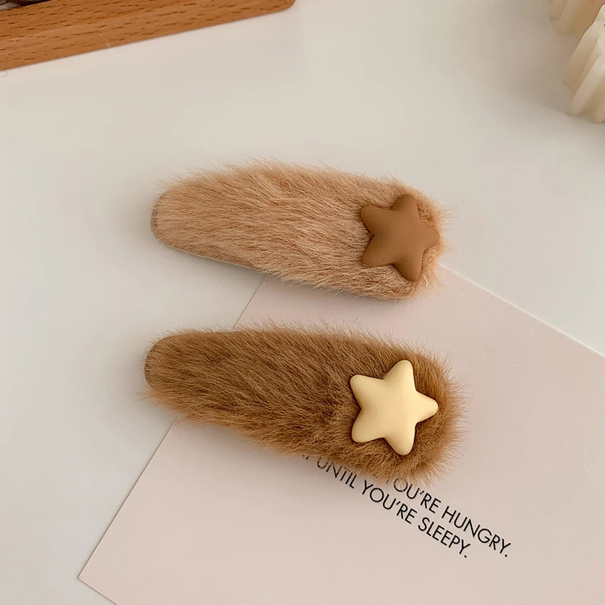 Set of children's hair clips 