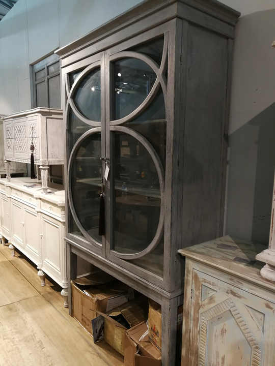 خزانة ملابس عتيقة ,antique wardrobe
